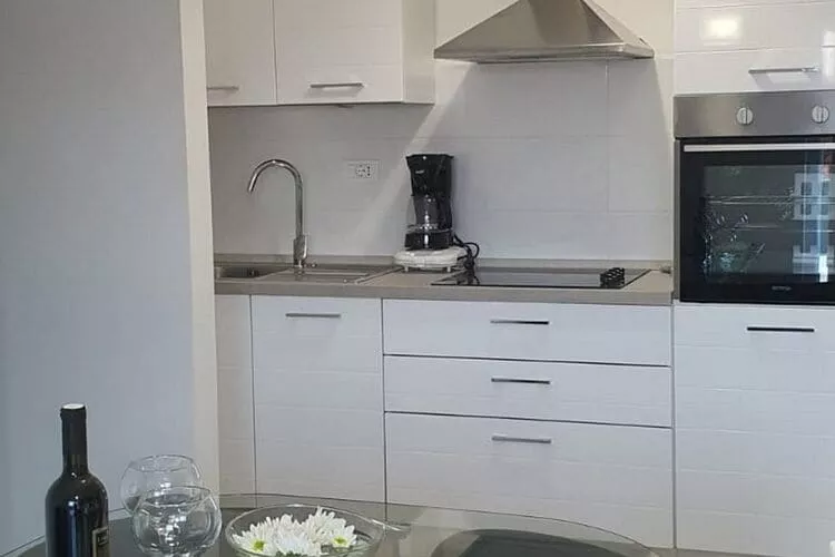 Apartments Villa Salona Sky - Deluxe One Bedroom Apartment with Balcony (4)-Cuisine