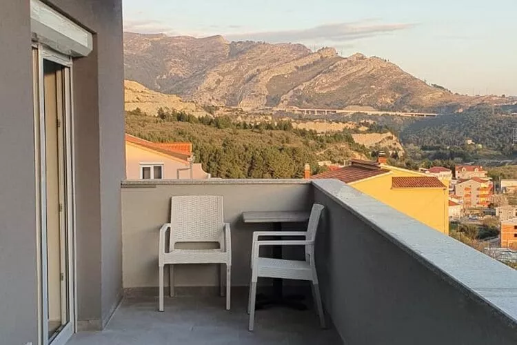 Apartments Villa Salona Sky - Deluxe One Bedroom Apartment with Balcony (4)-Balcon-terrasse