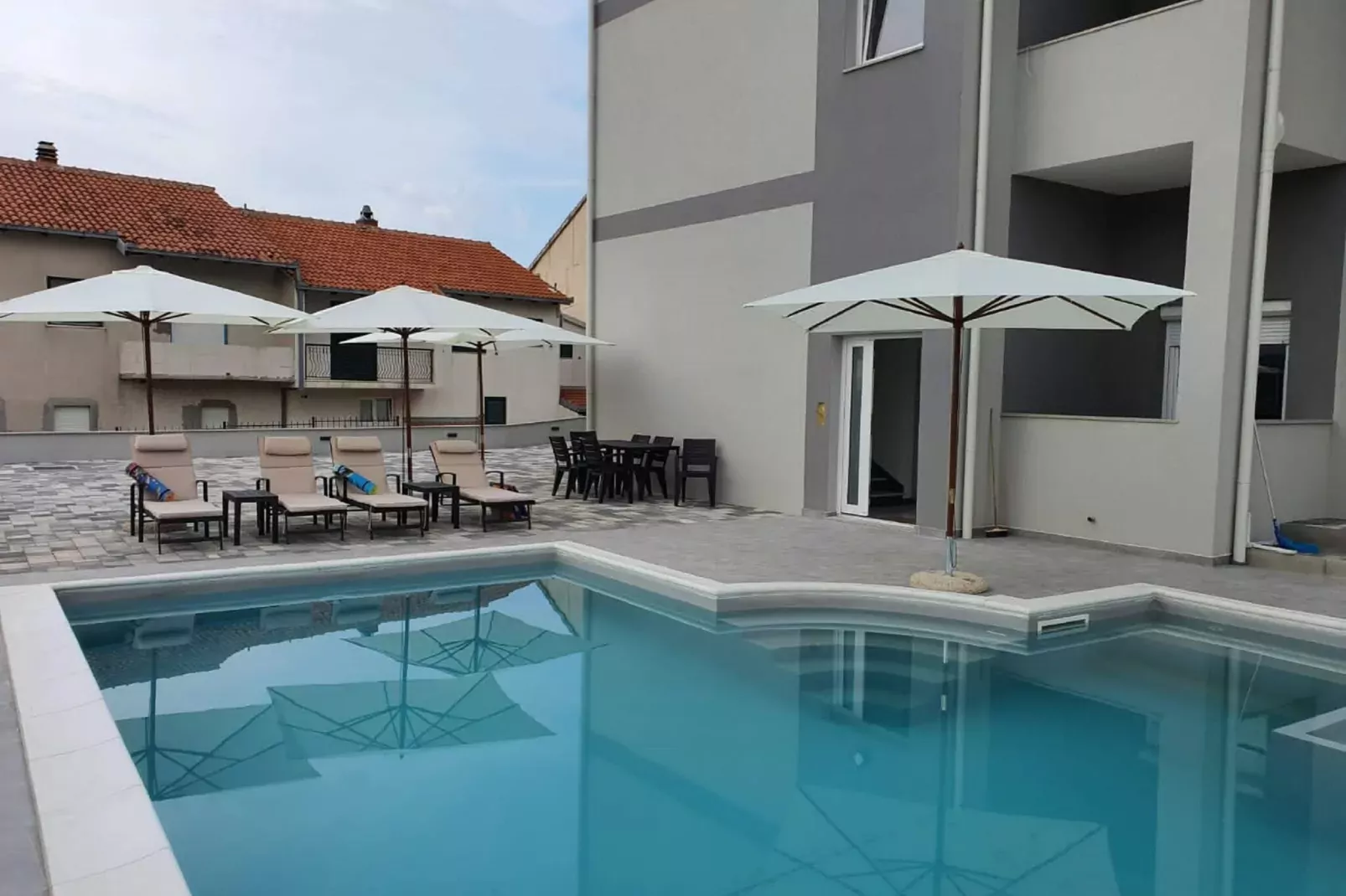 Apartments Villa Salona Sky - Deluxe One Bedroom Apartment with Balcony (4)-Piscine