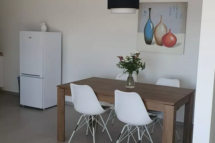 Apartments Villa Salona Sky - Superior Two Bedroom Apartment with Balcony (6)-Dining room
