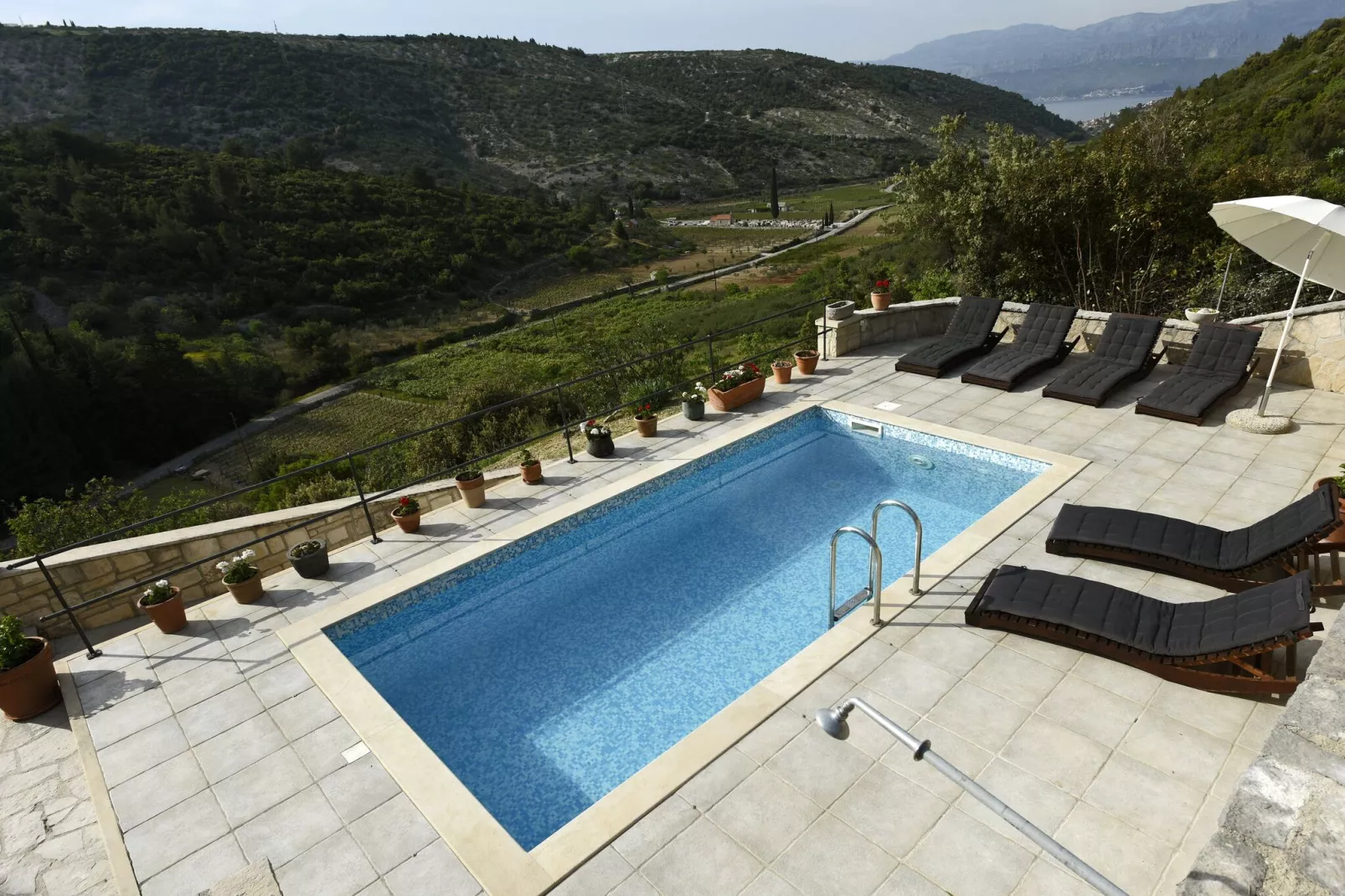 Villa Dol-Three Bedroom Villa with Pool-Pool