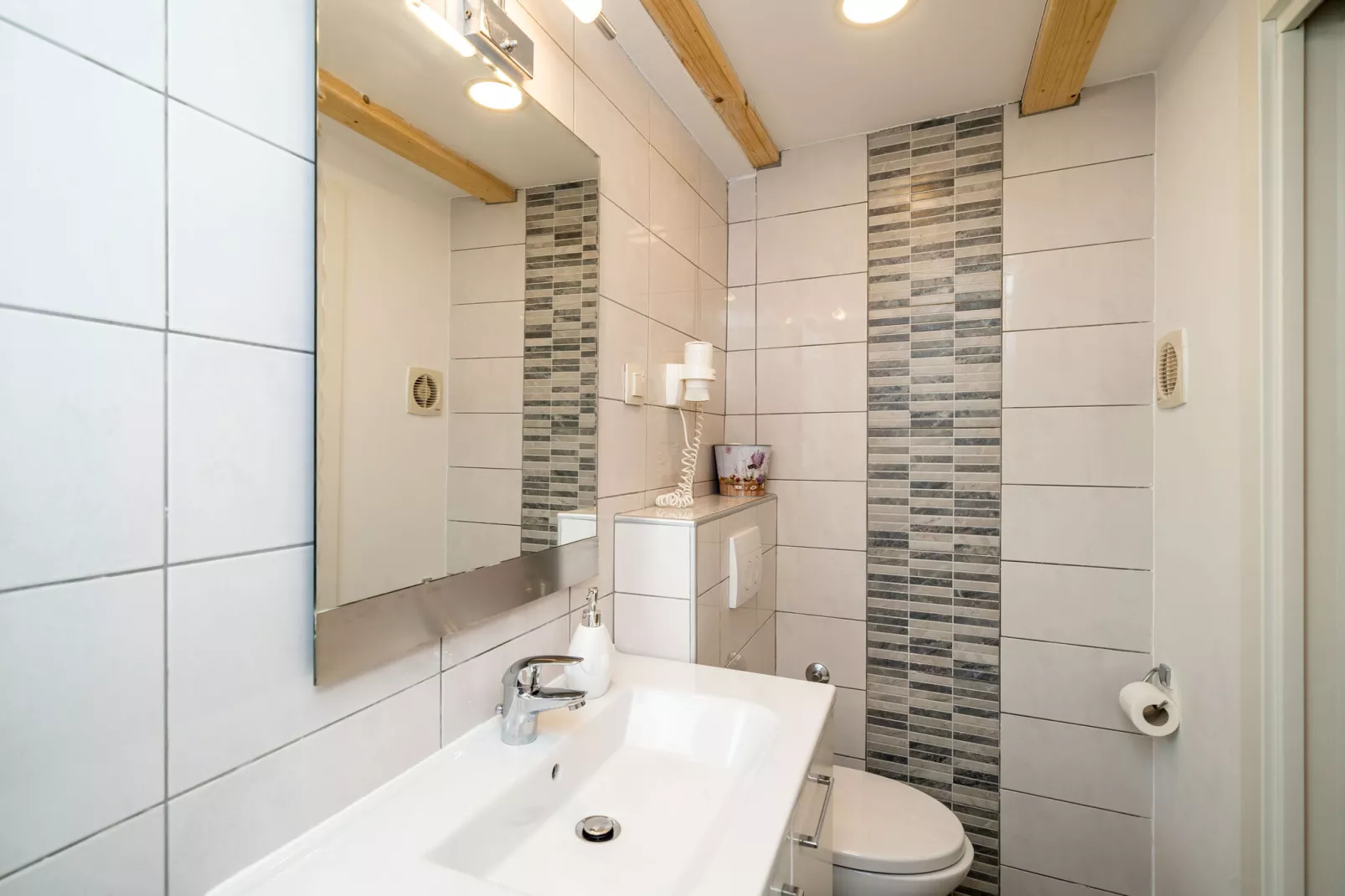 Lavender Room - Double Room (Ground Floor)-Bathroom