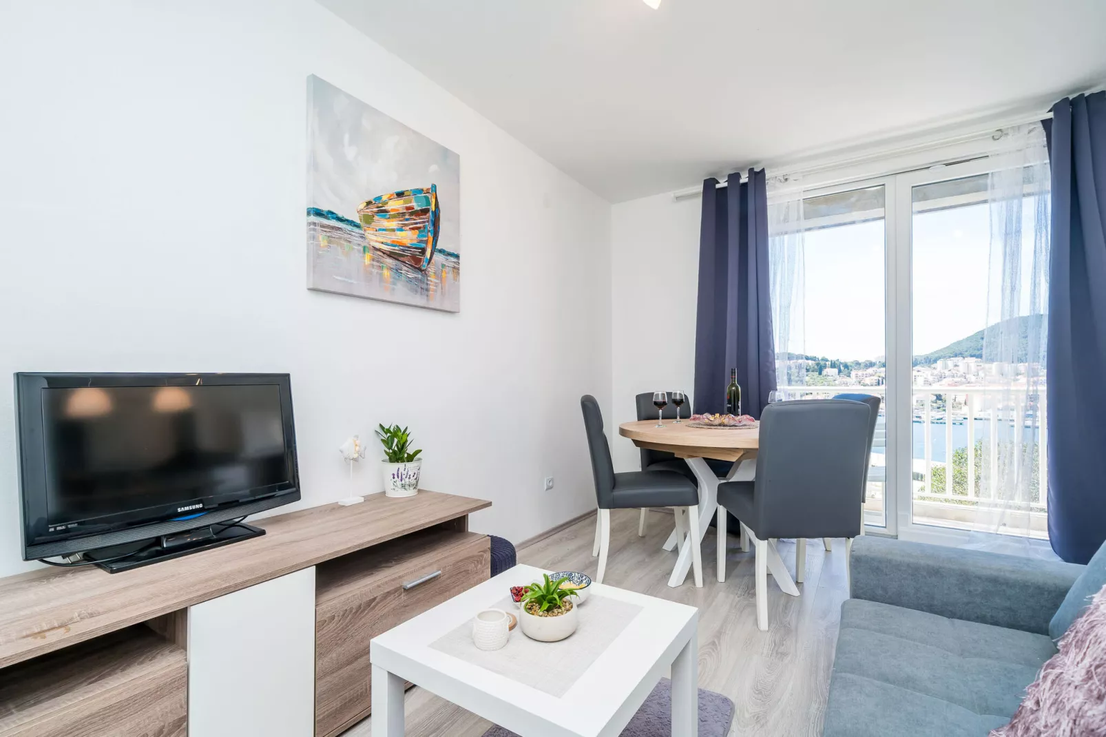 Apartment Cvjetković - Two Bedroom Apartment with Terrace and Sea View-Living room