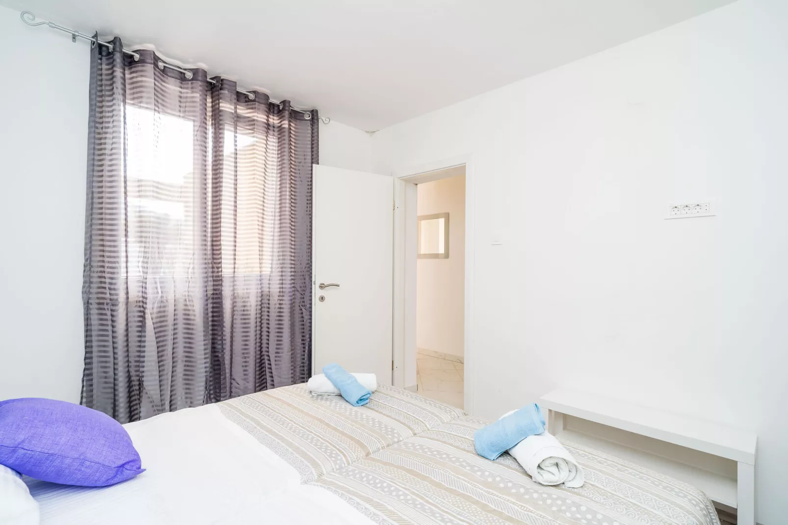 Apartment Cvjetković - Two Bedroom Apartment with Terrace and Sea View-Bedroom
