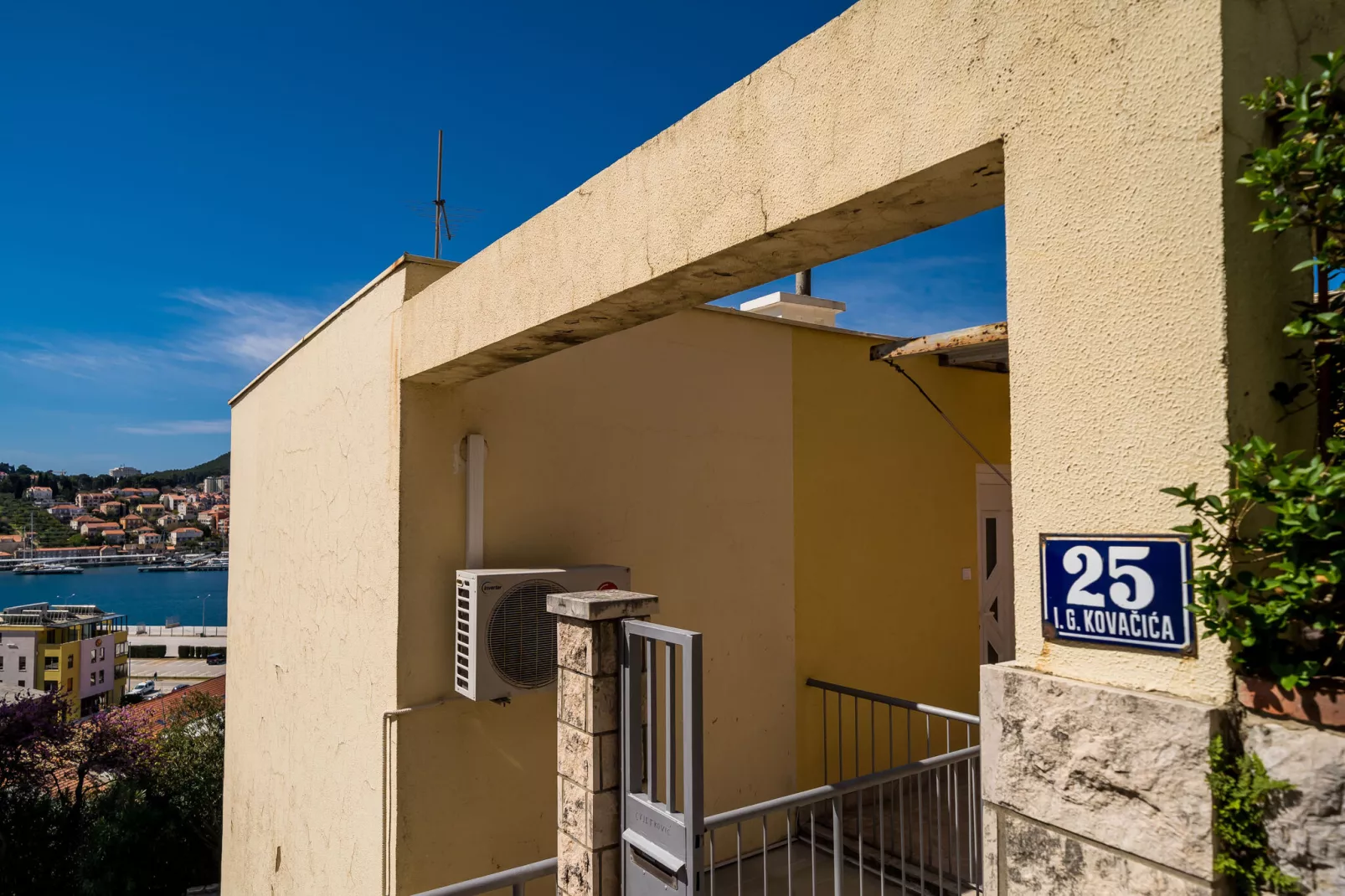 Apartment Cvjetković - Two Bedroom Apartment with Terrace and Sea View-Outdoor