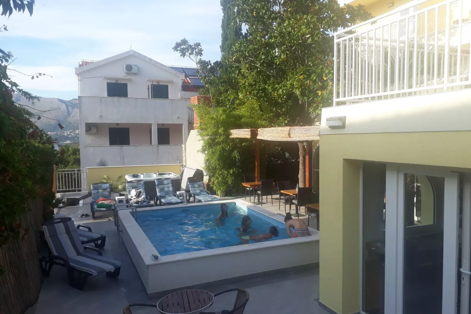 Castelletto - Standard Twin Room with Airport Transfer-Pool