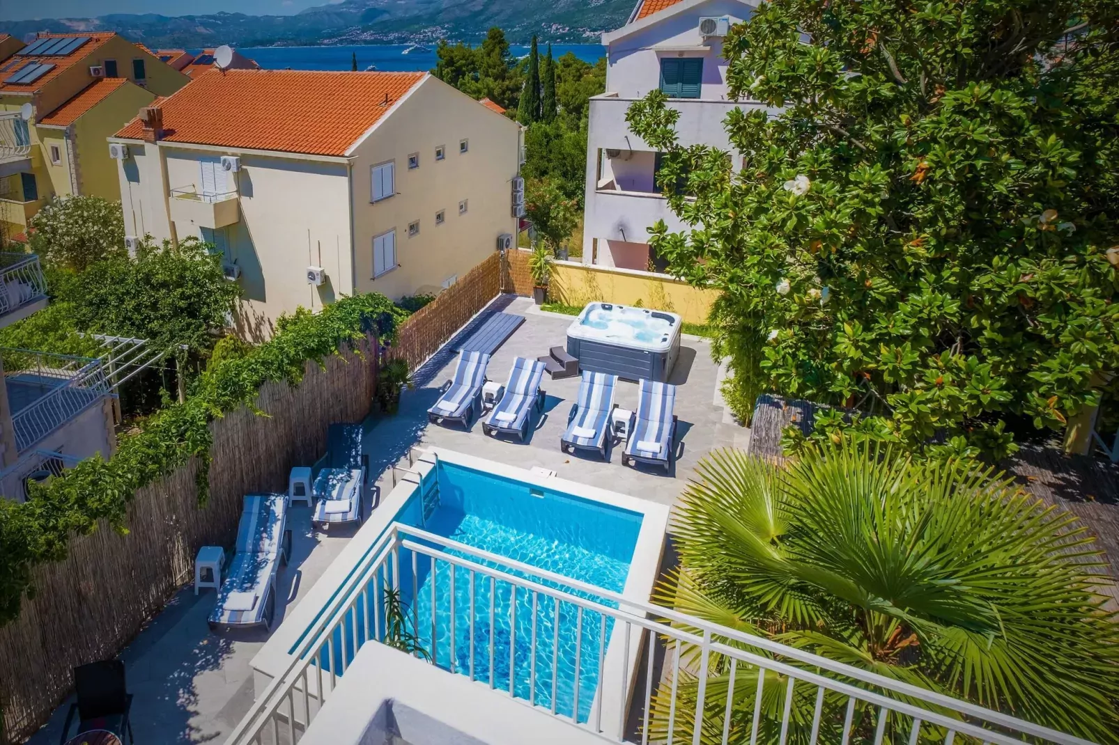 Castelletto - Superior Double Room with Balcony and Airport Transfer 3-View