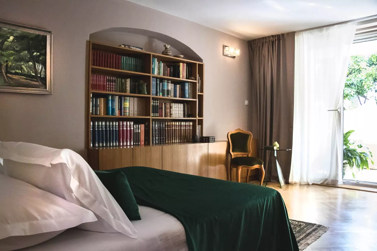 Luxury Suite Jasmin-Two Bedroom Suite with Hot Tub-Bedroom