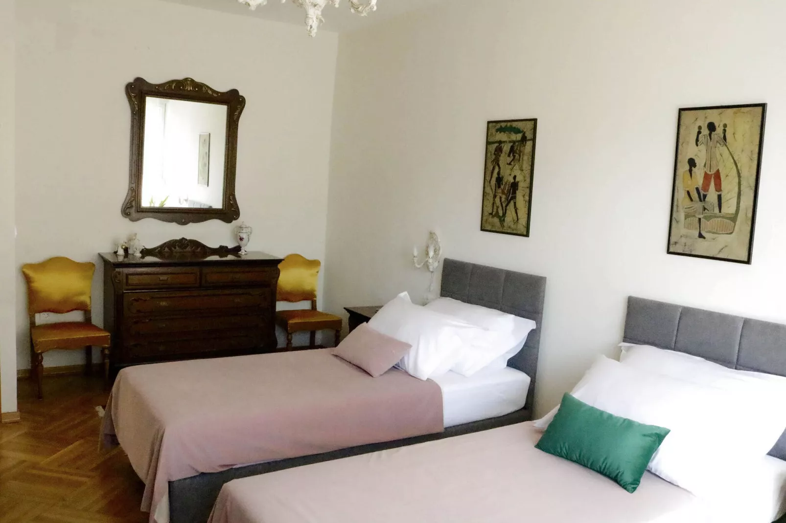 Luxury Suite Jasmin-Two Bedroom Suite with Hot Tub-Bedroom