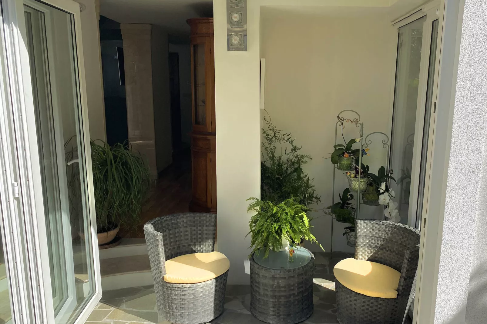 Luxury Suite Jasmin-Two Bedroom Suite with Hot Tub-Terrace