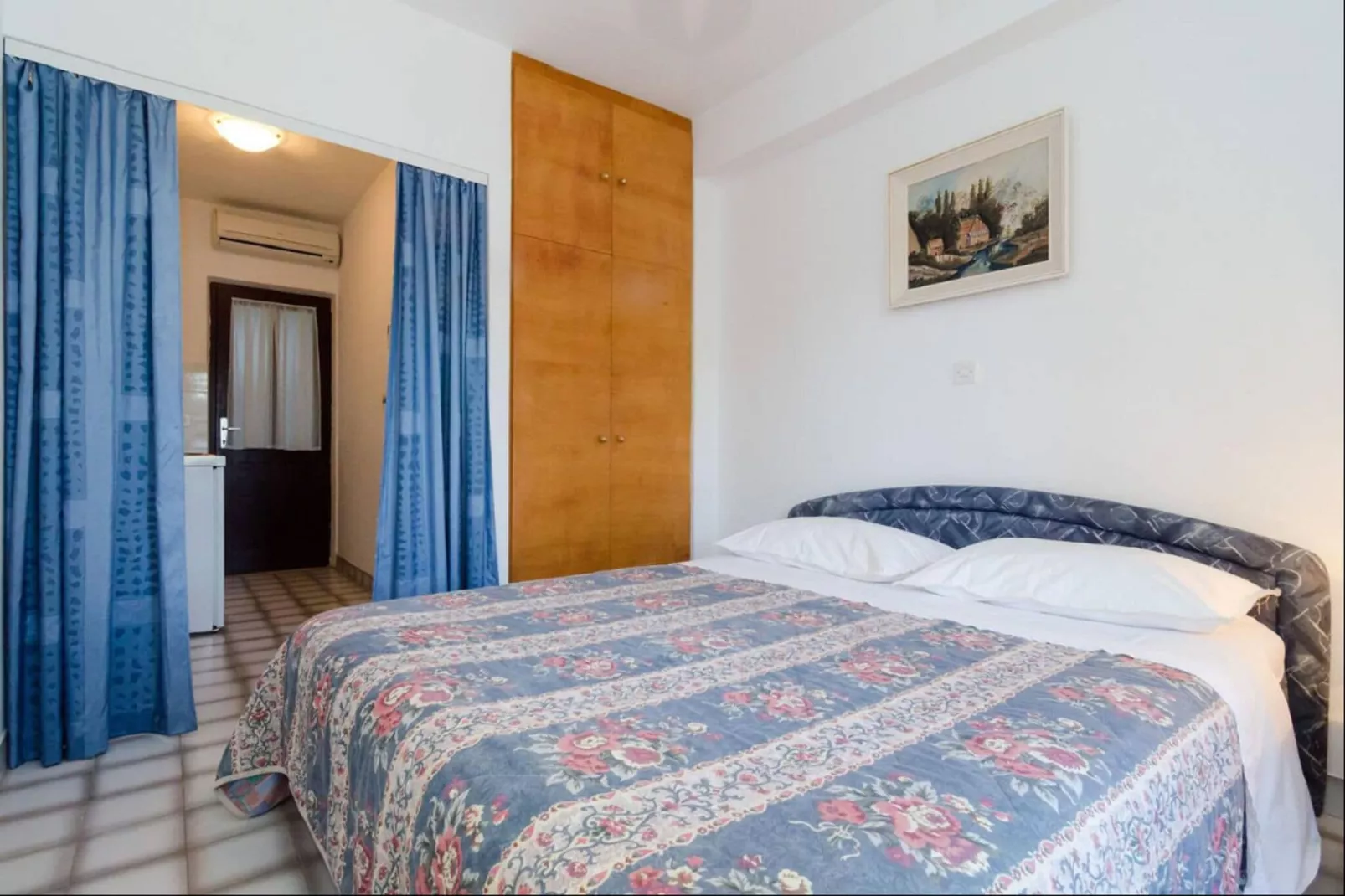 Apartments Maruška - Studio Apartment with Balcony and Sea View-Bedroom