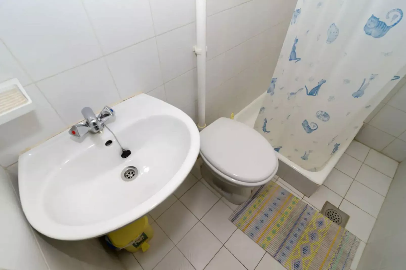 Apartments Maruška - Two Bedroom Apartment with Balcony and Sea View-Bathroom