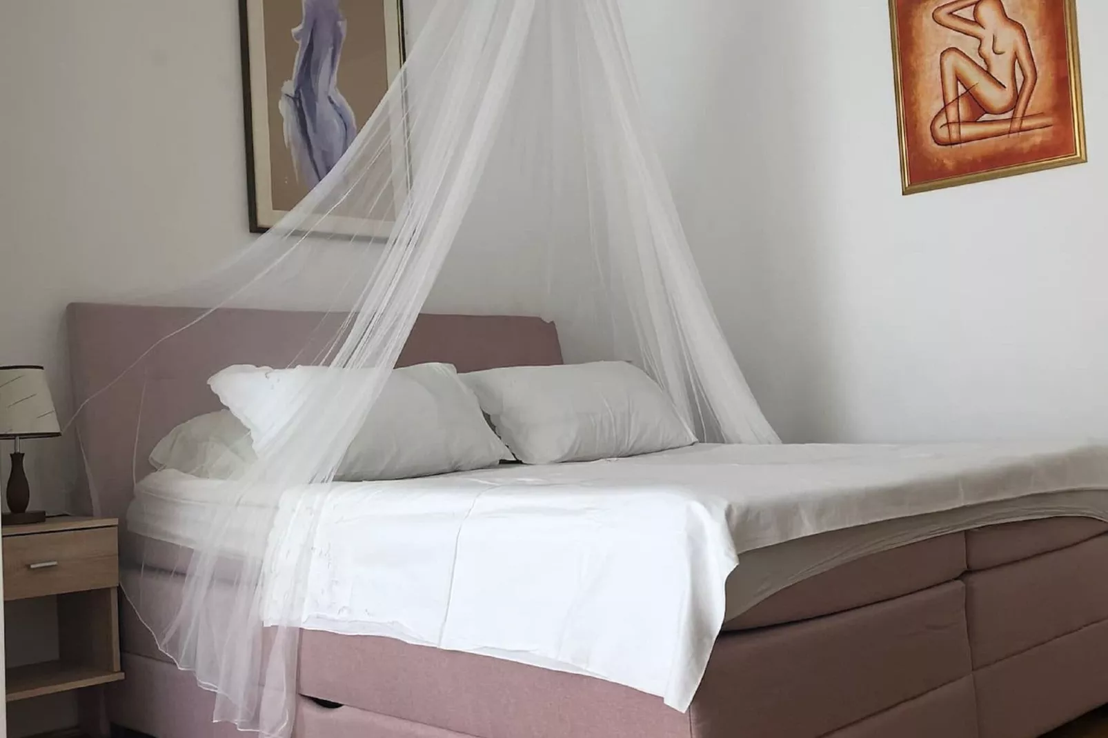 Apartment Ema - One Bedroom Apartment with Balcony-Chambre
