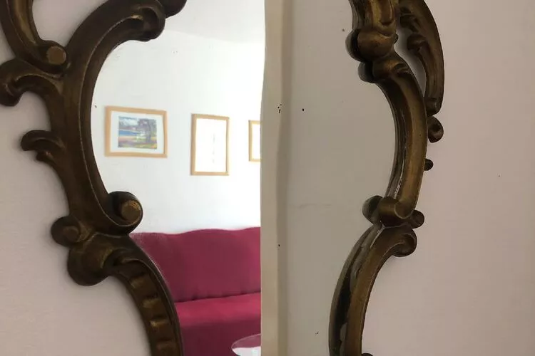 Apartment Ema - One Bedroom Apartment with Balcony-Intérieur