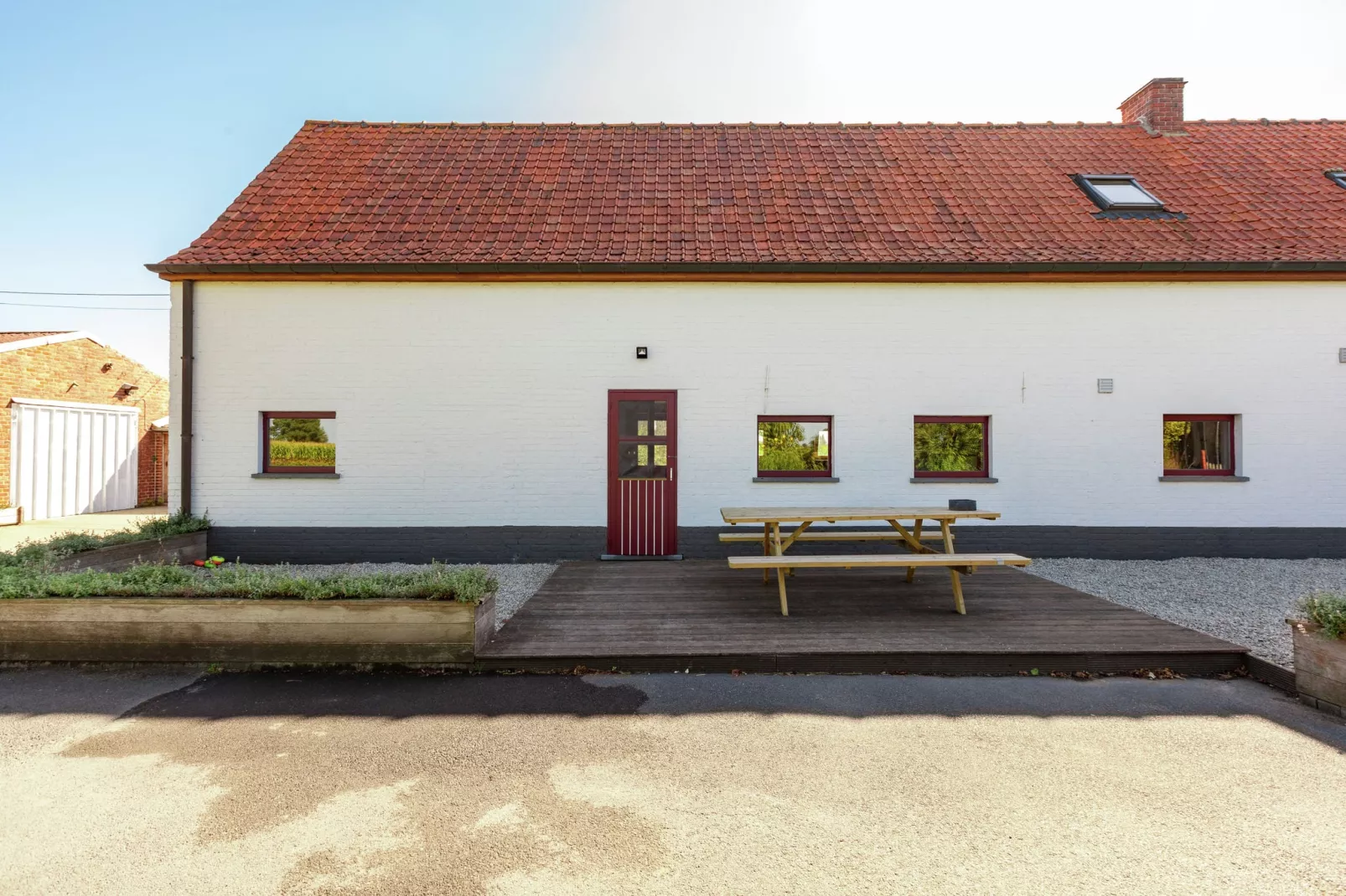 't Patershuys-Exterior in summer