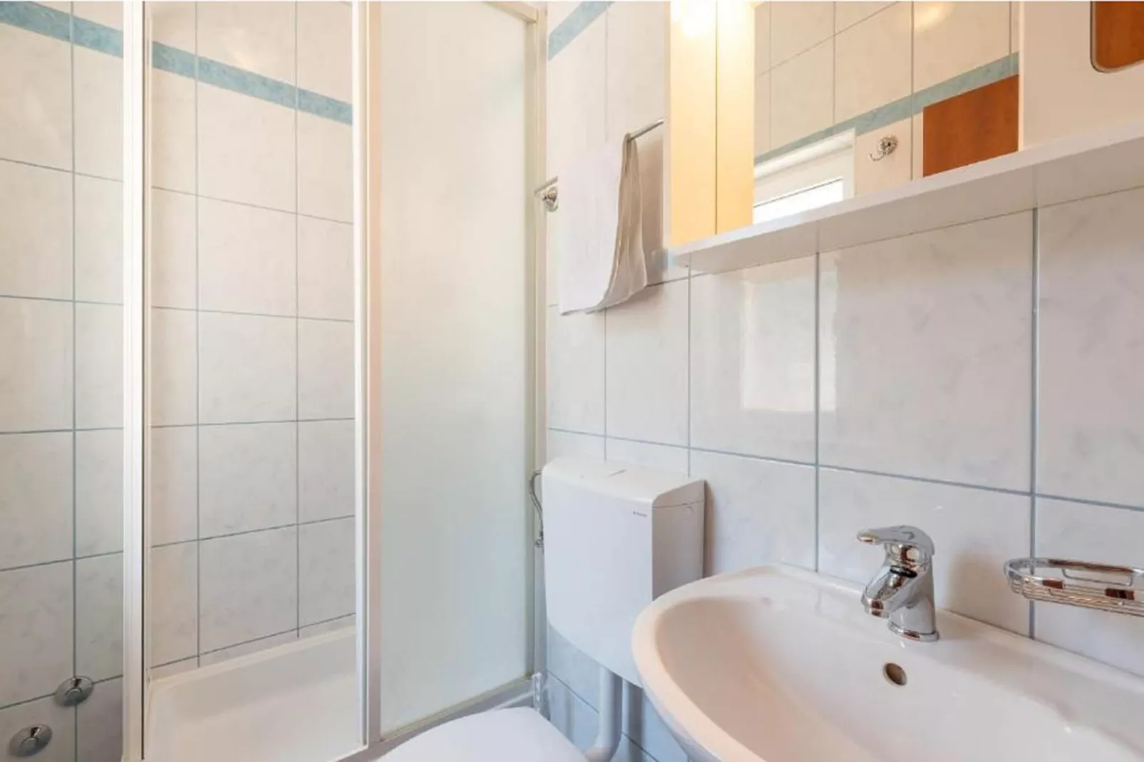 Villa Borna Apartments - Superior Studio Apartment with Terrace and Sea View (2 Adults) - br. 9-Bathroom