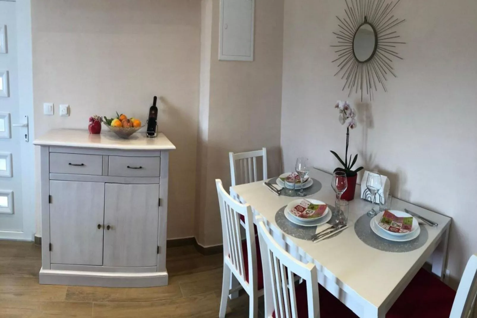 SunOne Dubrovnik - One Bedroom Apartment with Terrace-Dining room