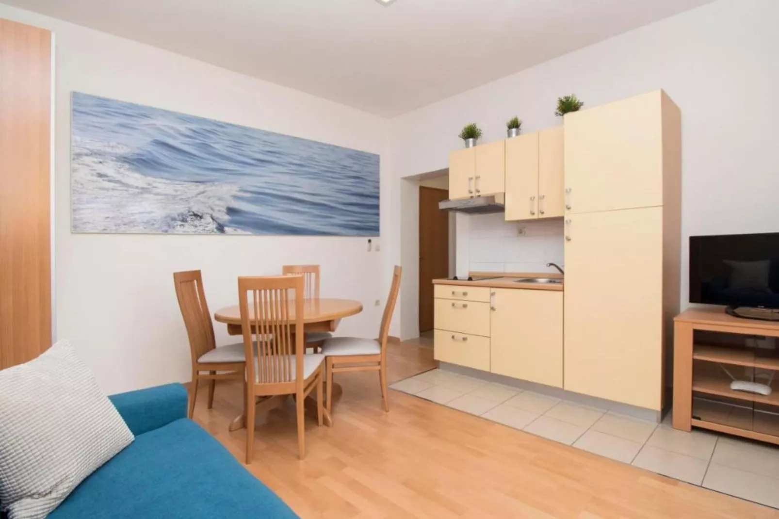 Apartments Antonio - One Bedroom Apartment with Balcony - 1-Cuisine
