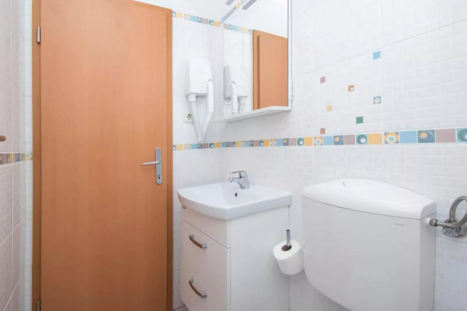 Apartments Antonio - One Bedroom Apartment with Balcony - 1-Salle de bain