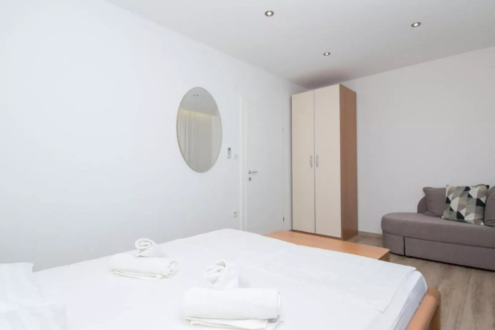 Apartments Antonio - Comfort One-Bedroom Apartment with Balcony and Sea View - 4-Bedroom
