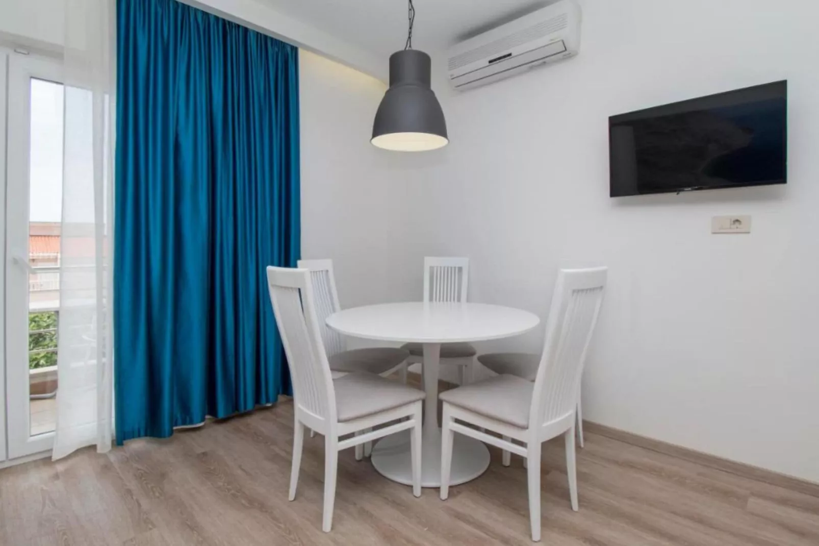 Apartments Antonio - Comfort One-Bedroom Apartment with Balcony and Sea View - 4-Indoor