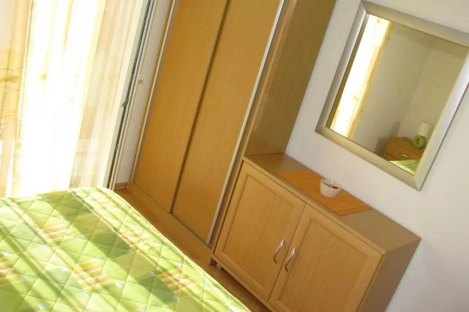 Apartments Paloc - Standard One-bedroom Apartment with Balcony (Žuti)-Schlafzimmer