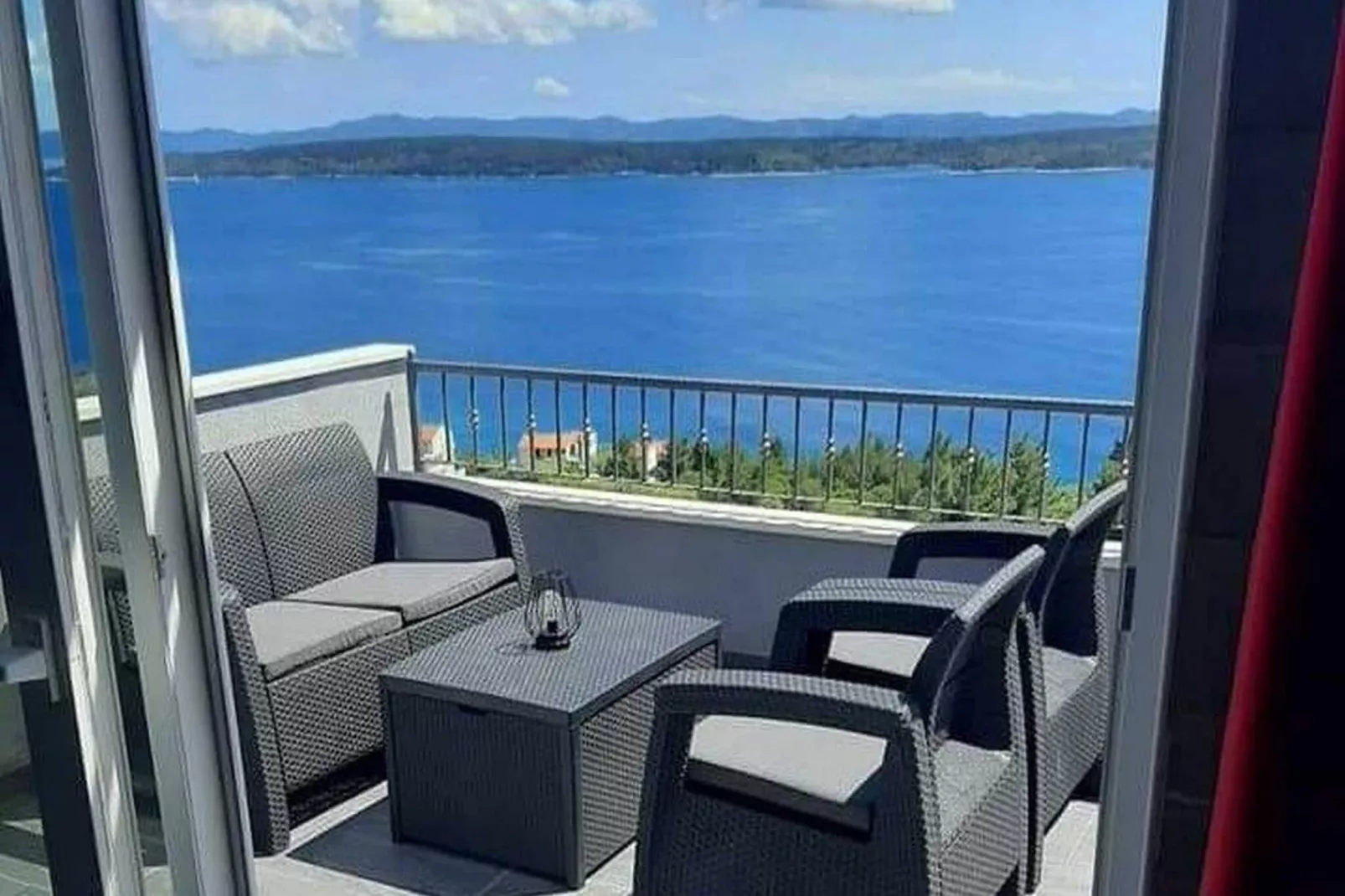 Apartments Dobrila - One Bedroom Apartment with Terrace and sea view - B1-Terrace