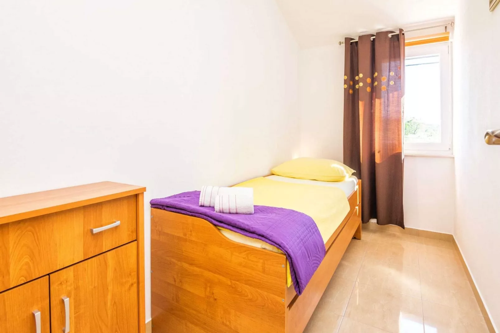 Holiday Home Marinela - Four Bedroom Holiday Home with Swimming Pool-Schlafzimmer