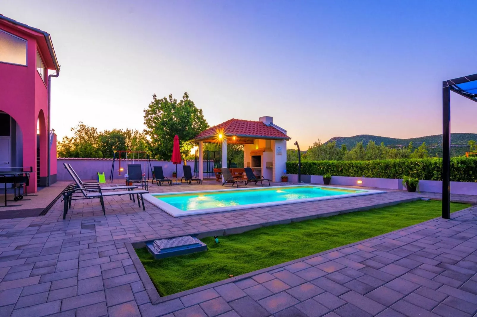 Holiday Home Marinela - Four Bedroom Holiday Home with Swimming Pool-Außenbereich