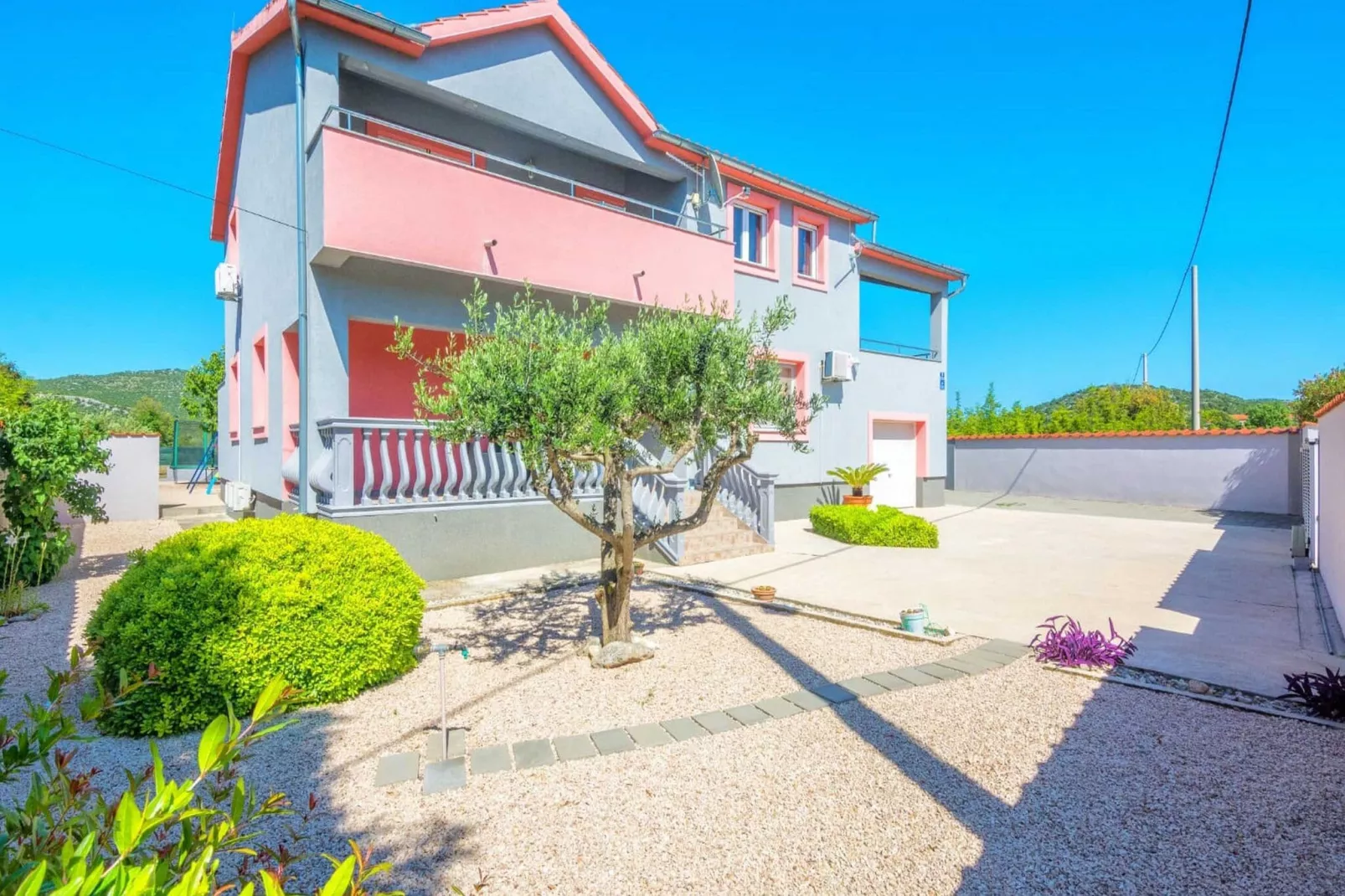 Holiday Home Marinela - Four Bedroom Holiday Home with Swimming Pool-Außenbereich