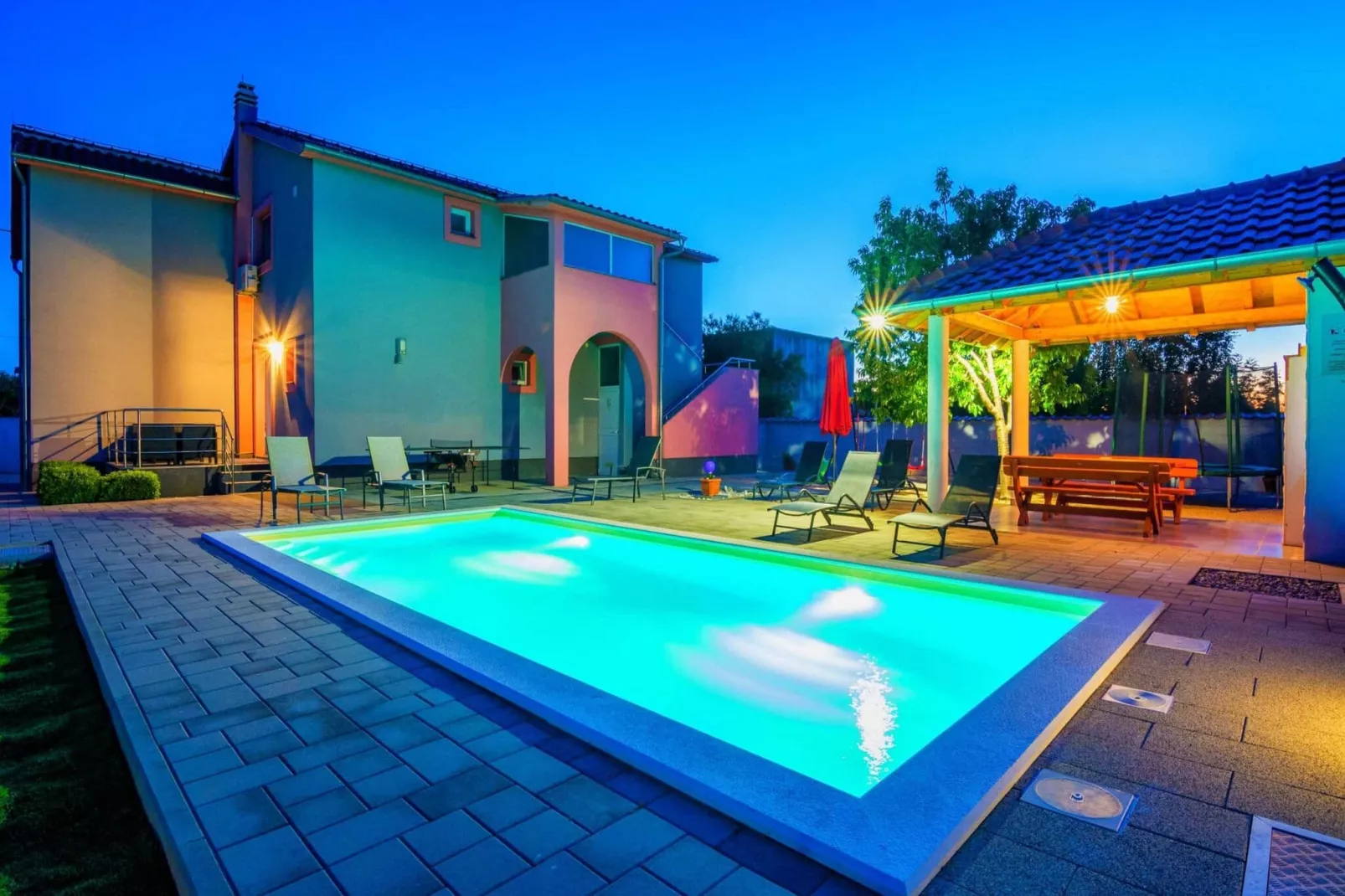 Holiday Home Marinela - Four Bedroom Holiday Home with Swimming Pool-Schwimmbad