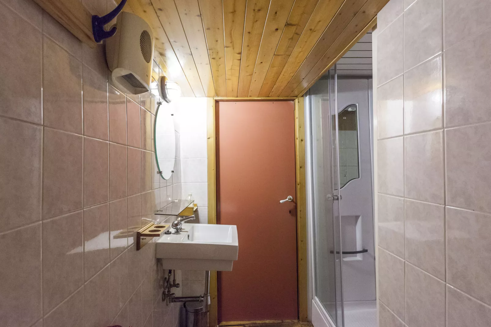 St Antoine Isera-Bathroom