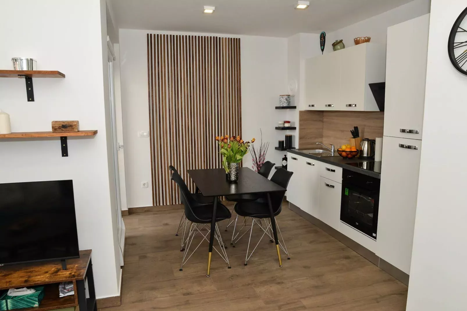 Apartment Nicole - One Bedroom Apartment with Balcony-Salle à manger