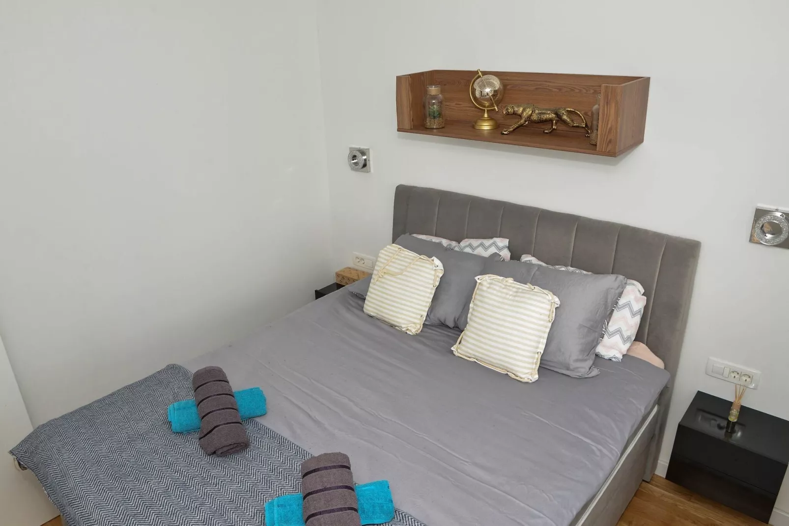 Apartment Nicole - One Bedroom Apartment with Balcony-Chambre