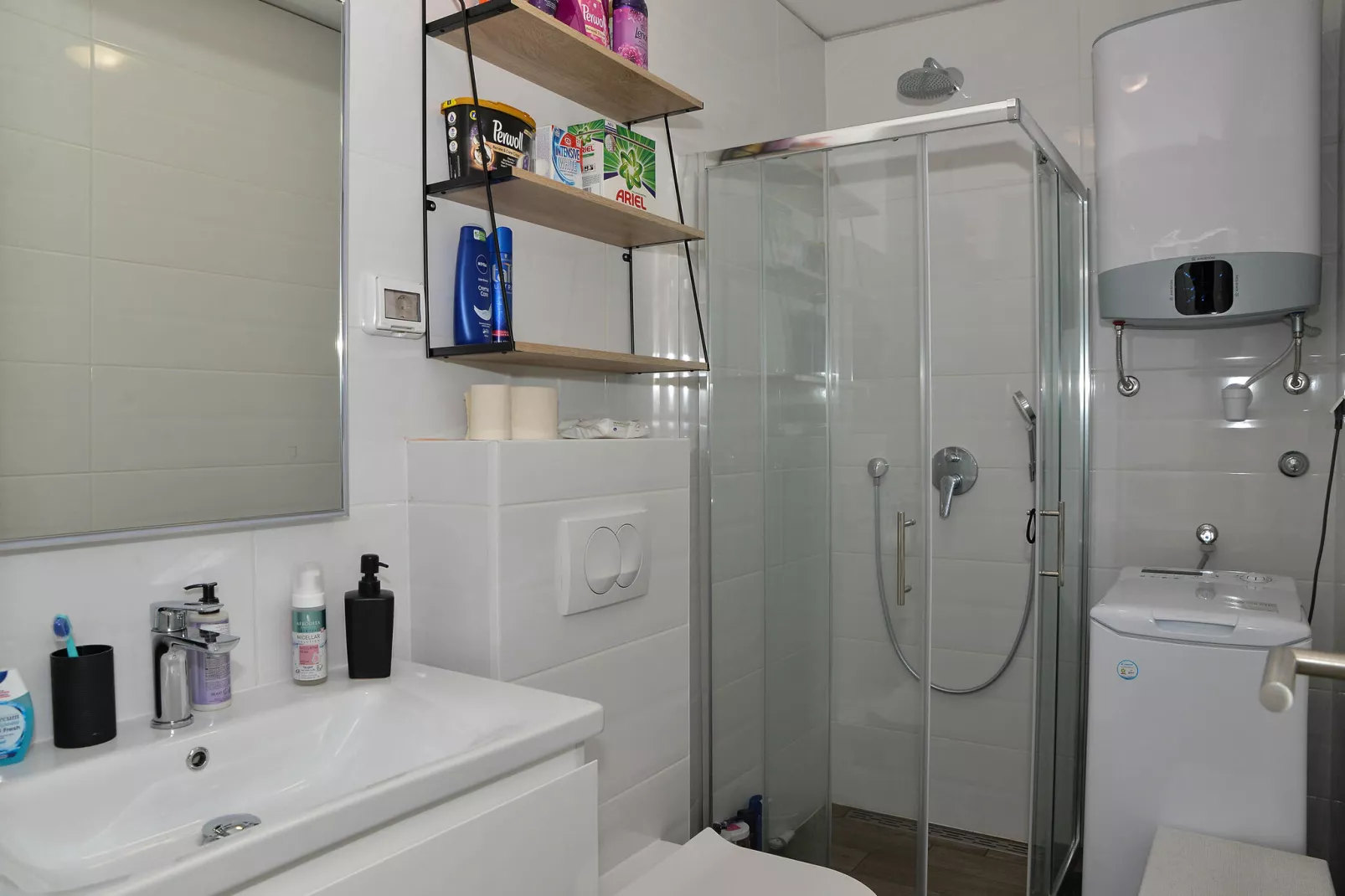 Apartment Nicole - One Bedroom Apartment with Balcony-Salle de bain