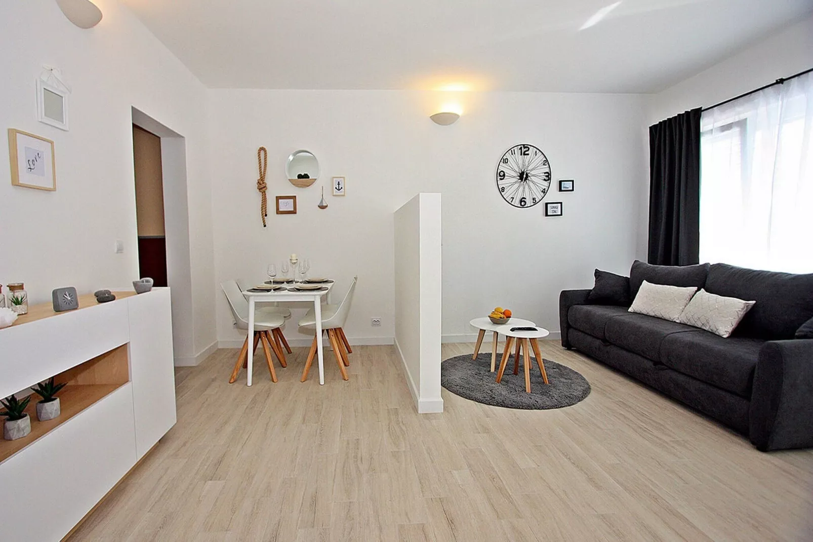 Apartments Tomy - One Bedroom Apartment with Balcony and Sea view (Apartment 1)-Indoor