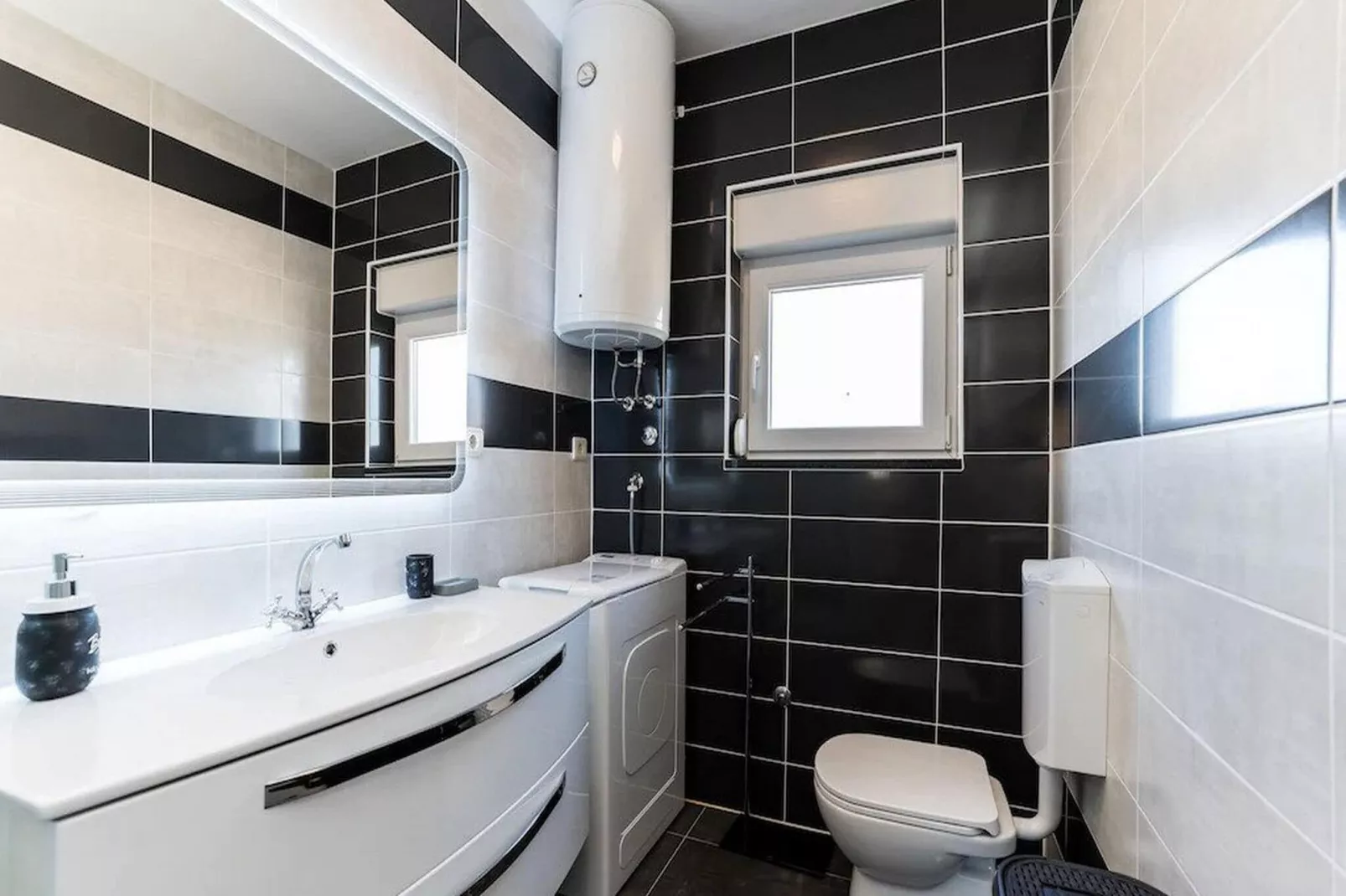 Villa Camellia - Two Bedroom Villa with swimming pool-Bathroom