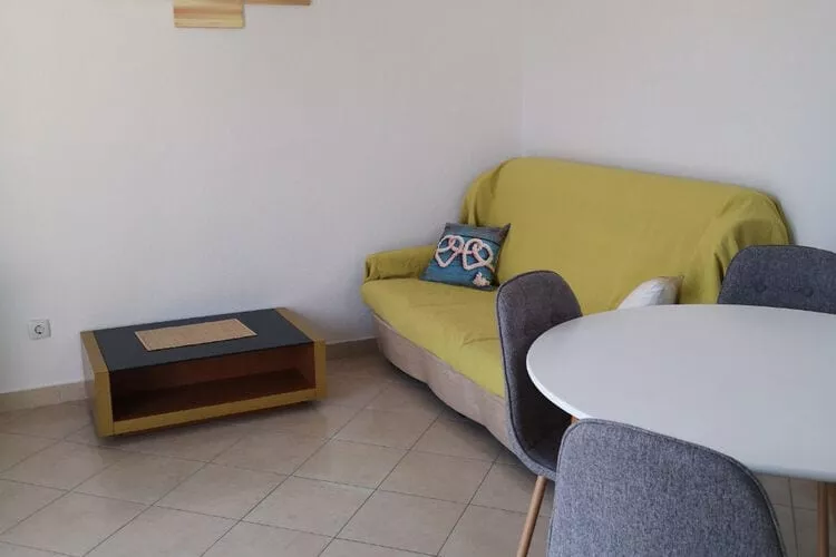 Apartment Marta - One Bedroom apartment with sea view-Wohnzimmer