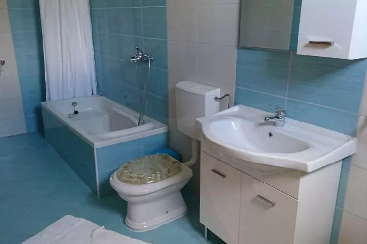 Apartment Marta - One Bedroom apartment with sea view-Badezimmer