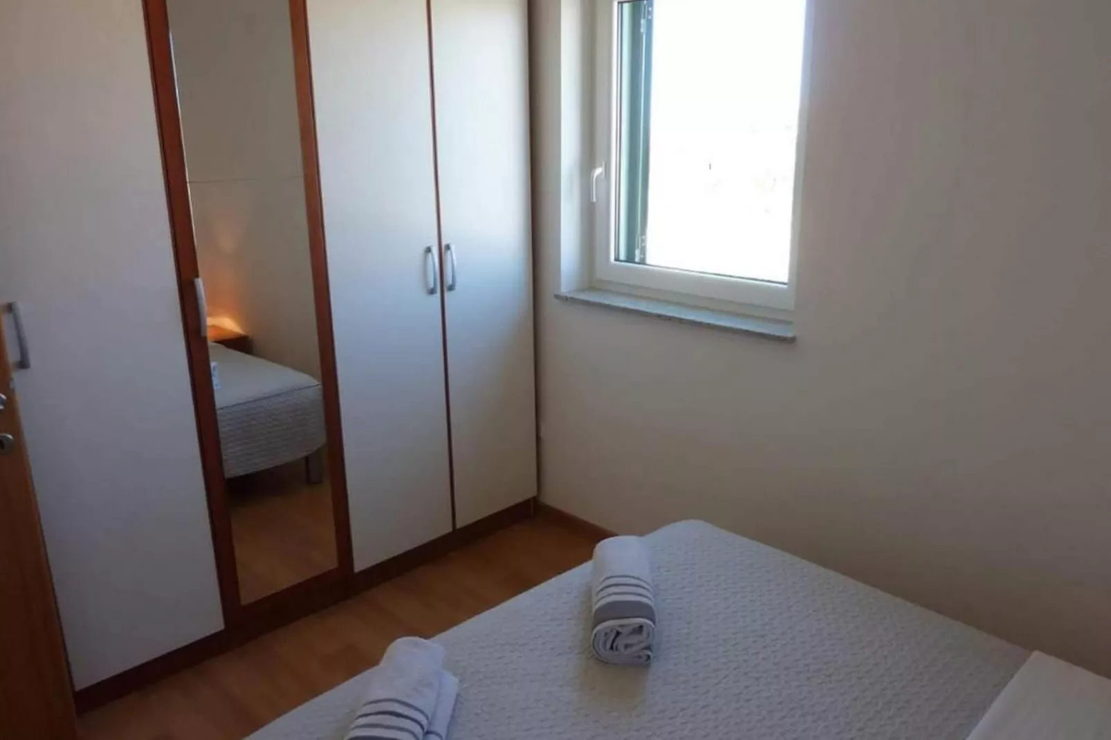 Apartments Mlikota - One Bedroom Apartment with Terrace - A4 59674-Chambre