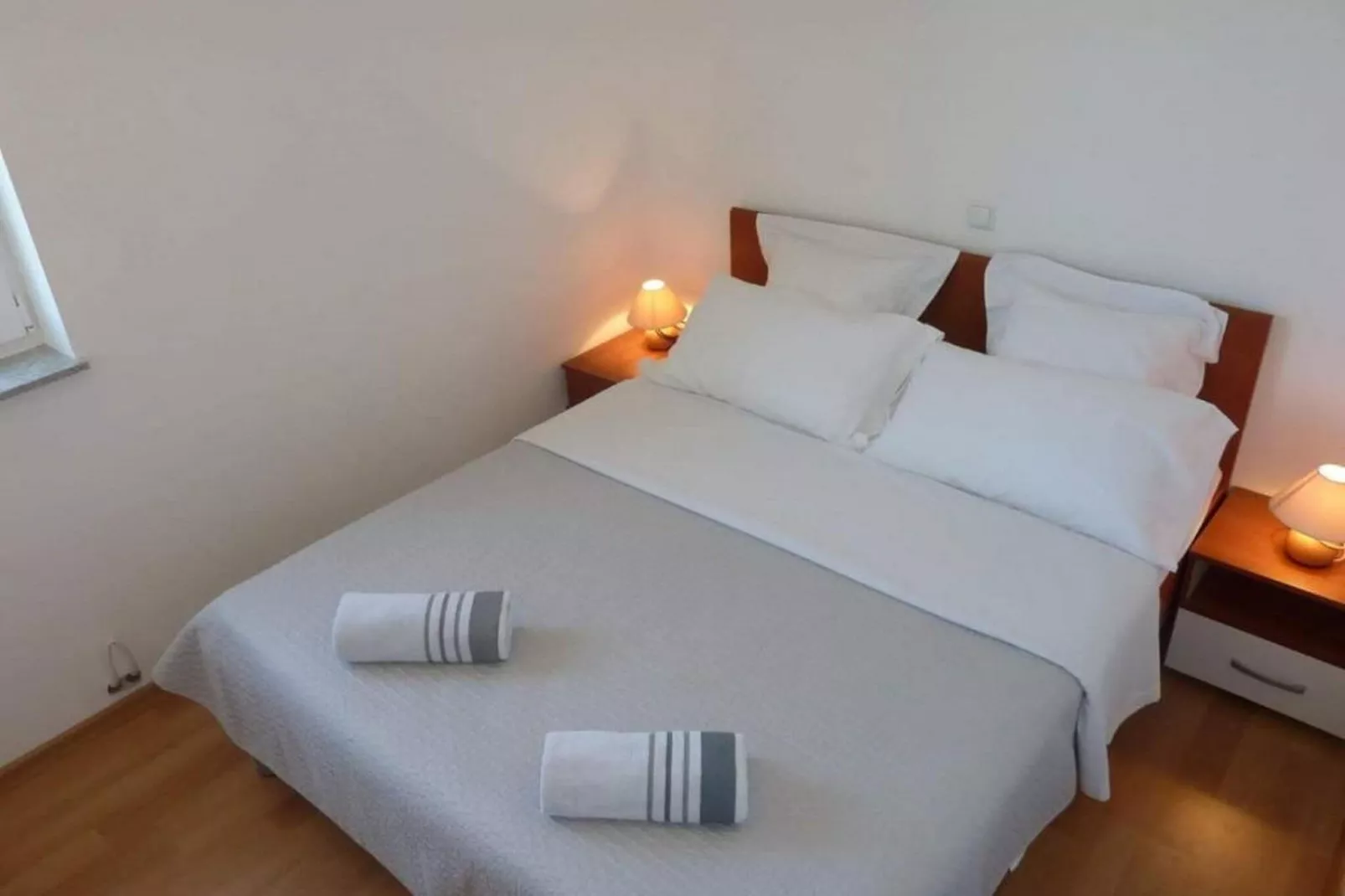 Apartments Mlikota - One Bedroom Apartment with Terrace - A4 59674-Chambre
