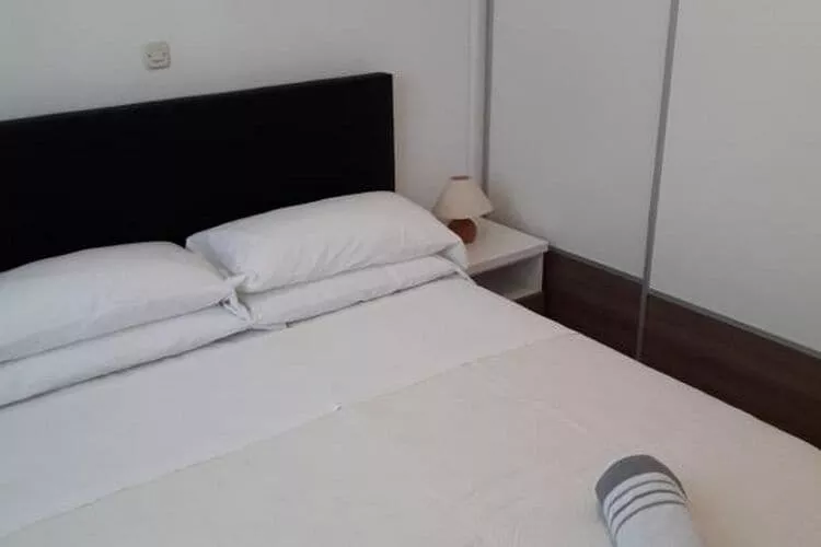 Apartments Mlikota - Two Bedroom Apartment with Terrace - A2 59671-Chambre