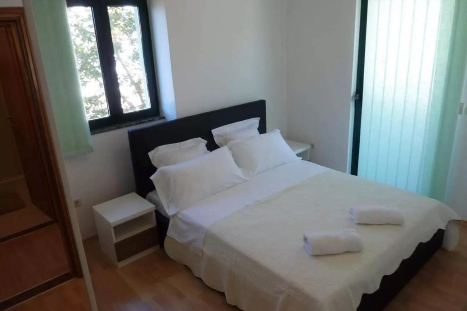 Apartments Mlikota - Two Bedroom Apartment with Terrace - A2 59671-Chambre