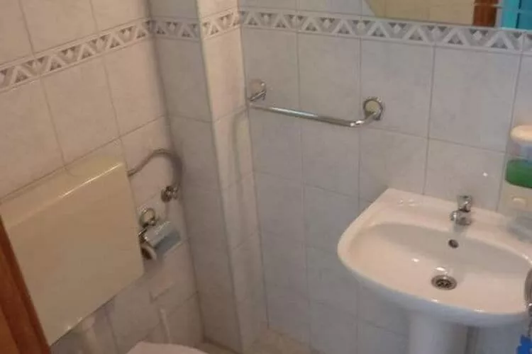 Apartments Mlikota - Two Bedroom Apartment with Terrace - A2 59671-Salle de bain