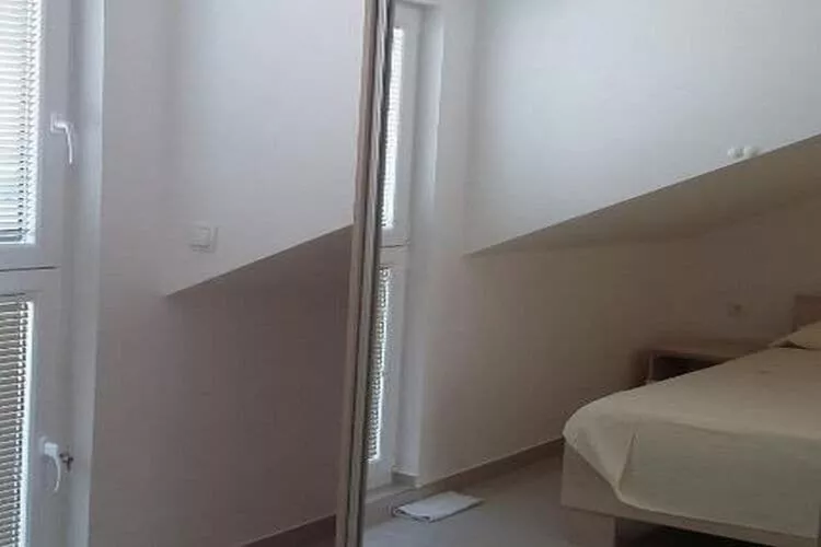 Apartments Mlikota - One Bedroom Apartment with Balcony - A5 59675-Indoor