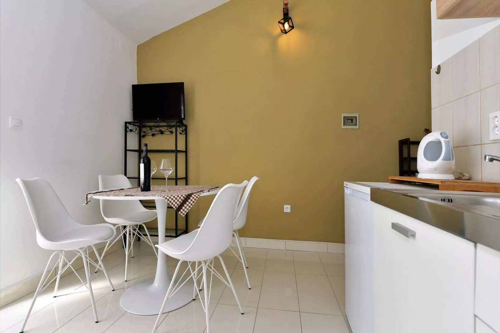 Apartments Helena - One bedroom apartment with Balcony and Sea View - A1-Indoor
