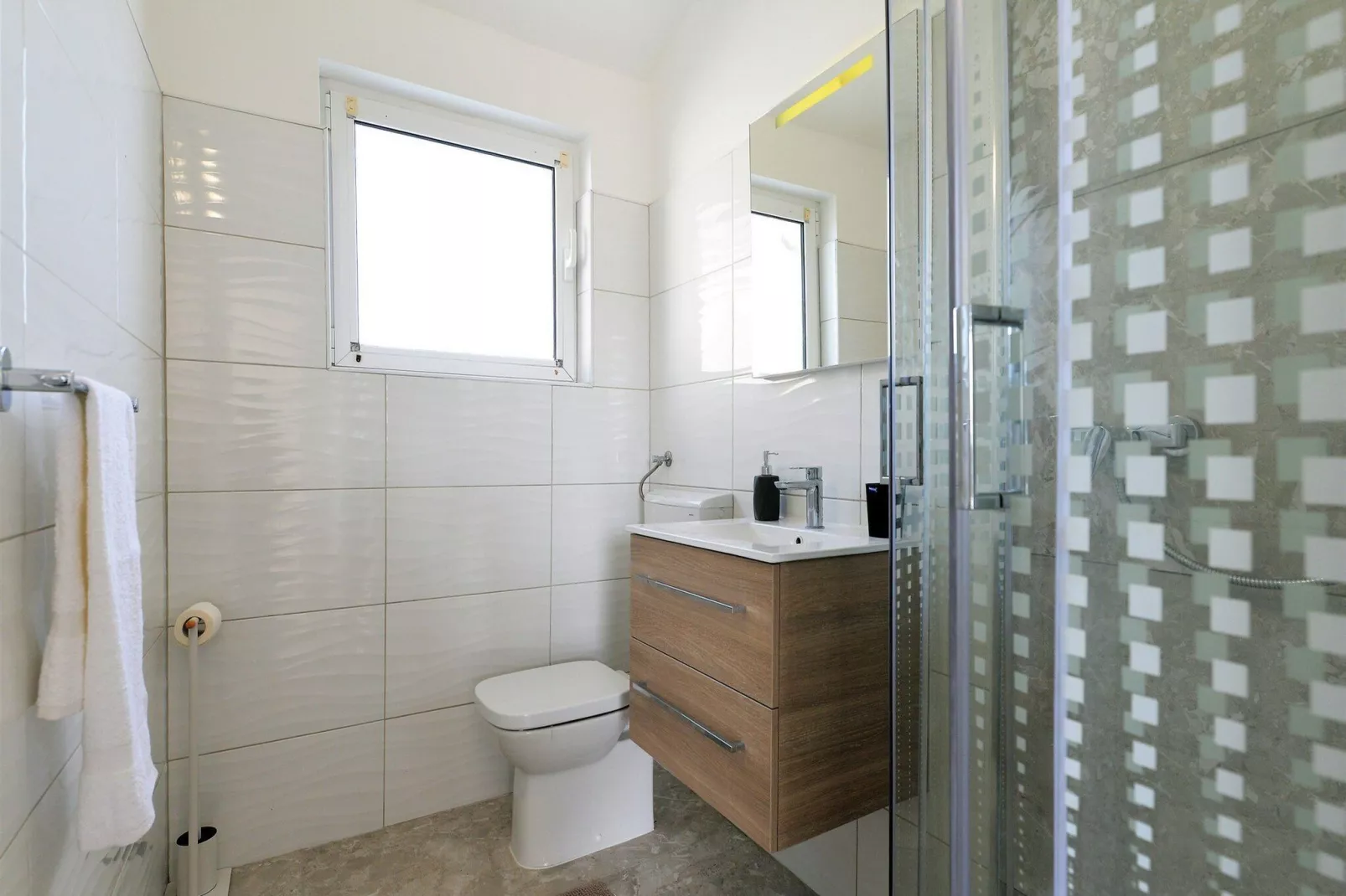 Apartments Helena - Superior One bedroom apartment with Balcony and Sea View - A2-Salle de bain