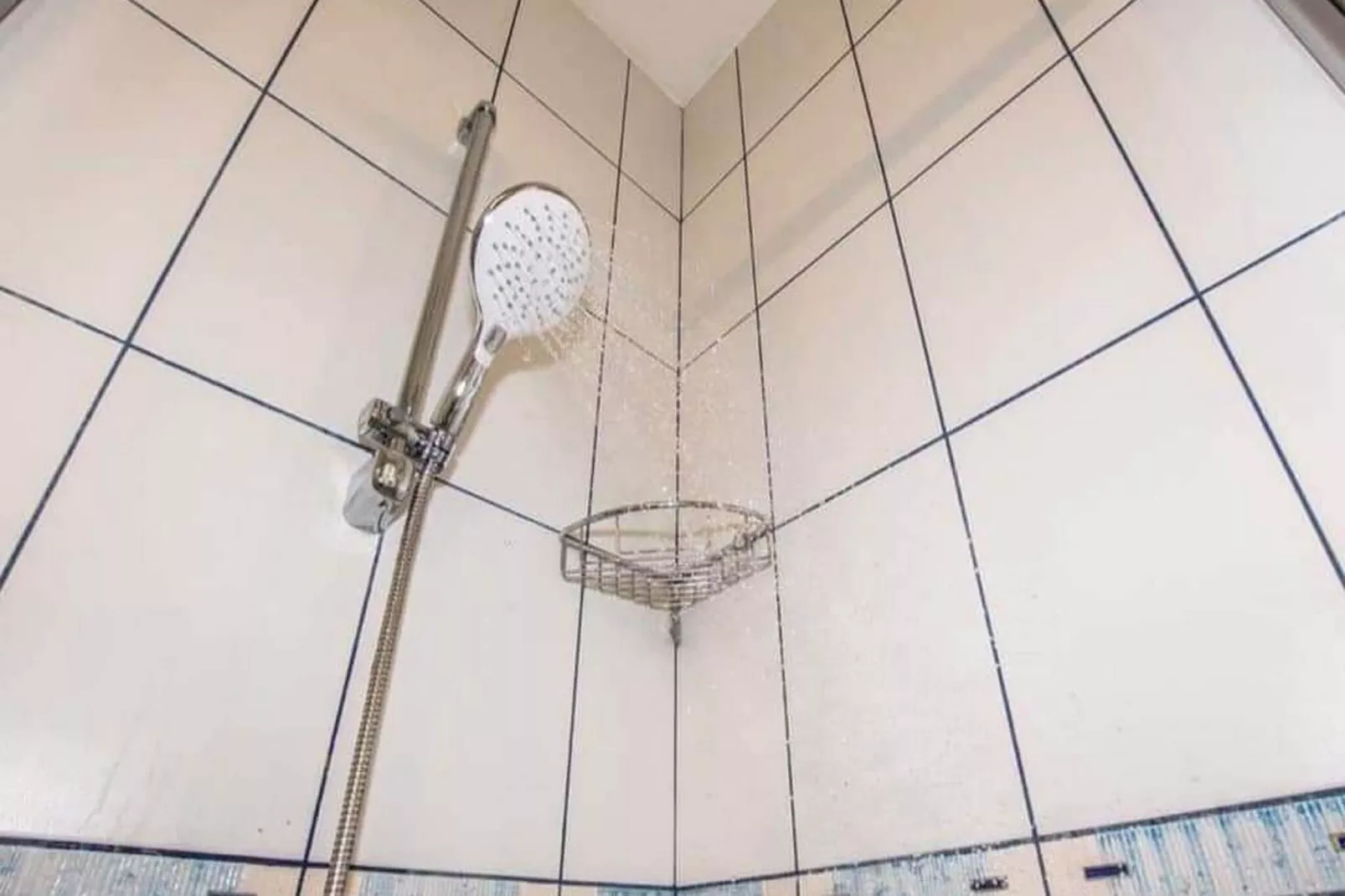 Apartment La Eva Pag - One Bedroom Apartment with Balcony and Sea view-Bathroom