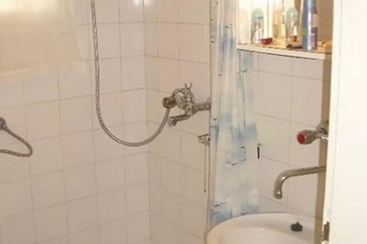 Apartment Dario - One Bedroom Apartment with Terrace and Sea View-Bathroom