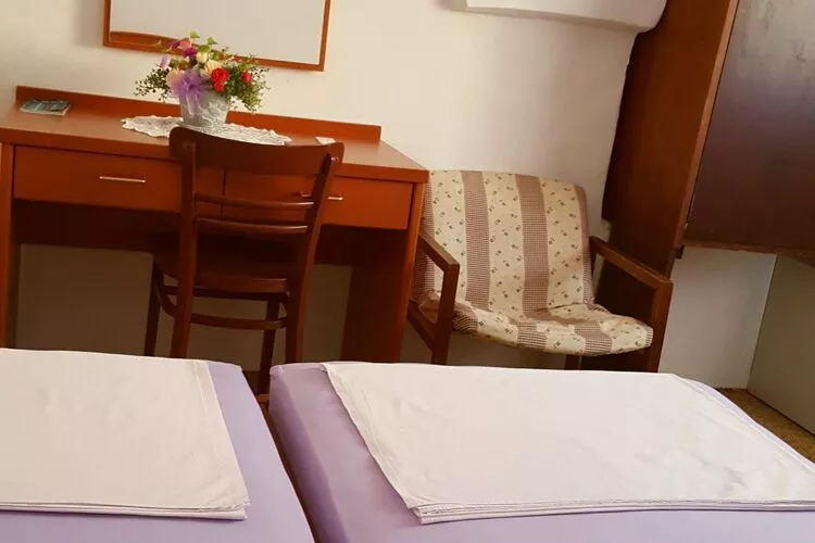Rooms Milena - Double or Twin Room with Private Bathroom-Bedroom